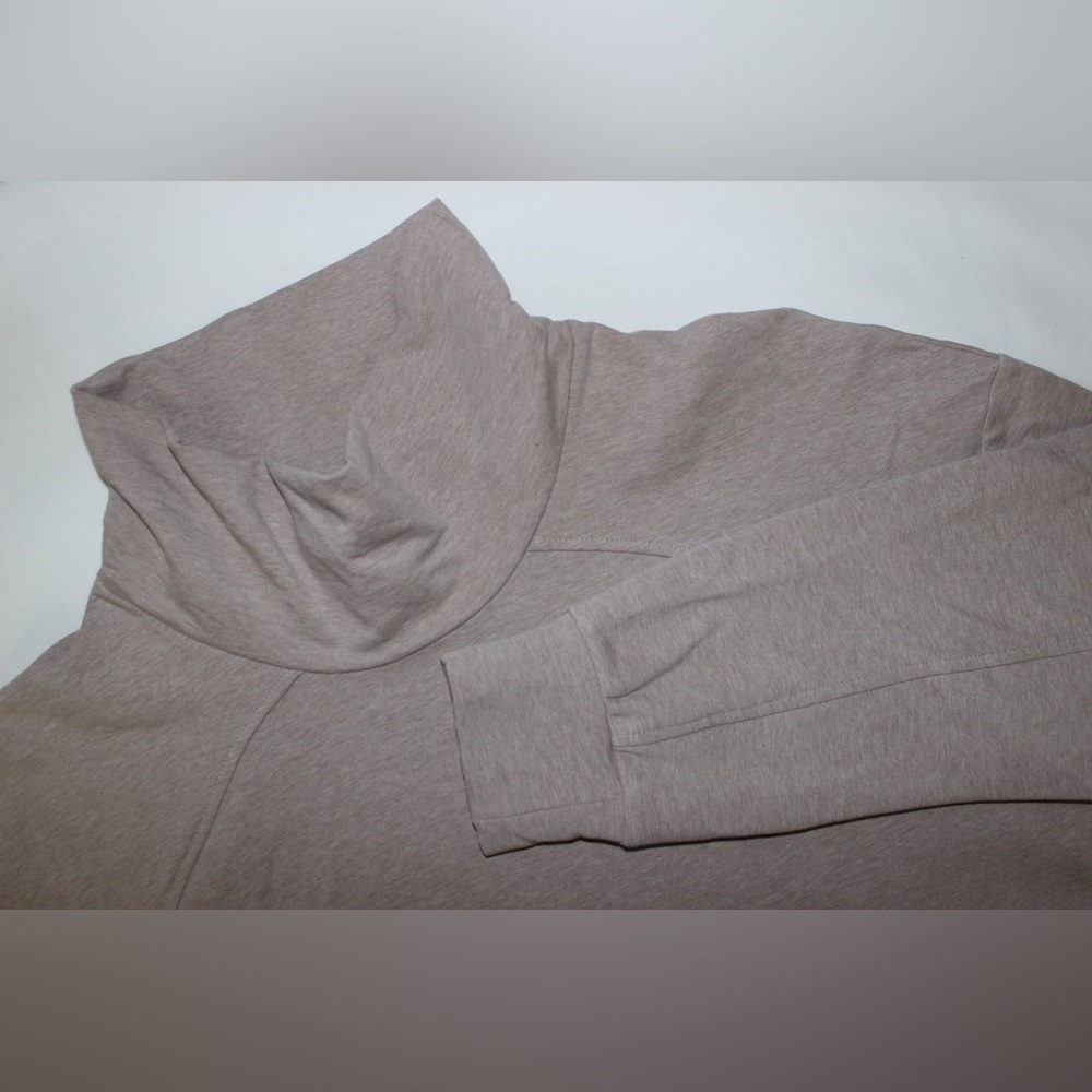 Women’s Varley Morrison Pullover High Neck Wide Neck Sweater in Sphinx Medium